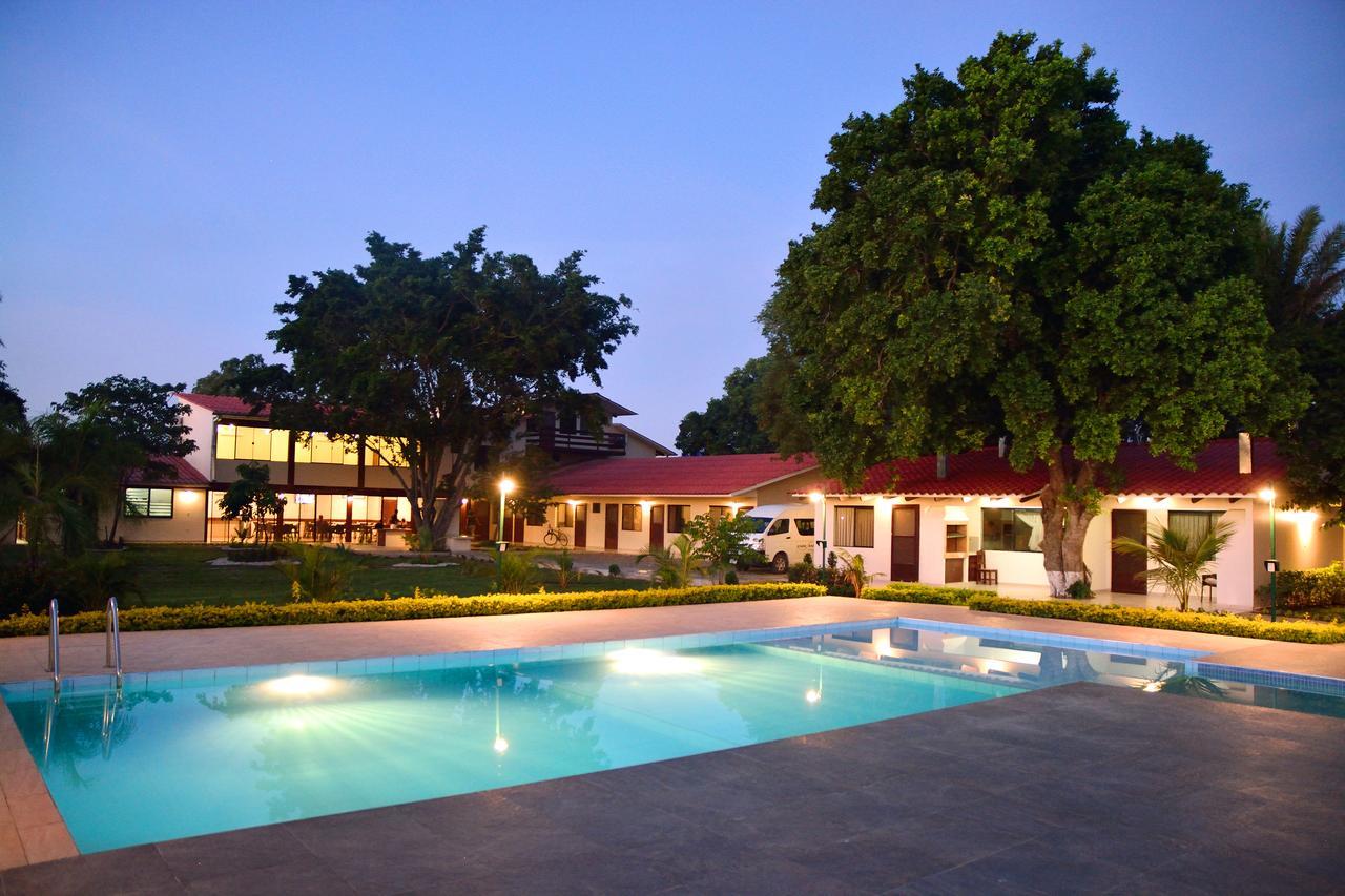 Warnes Los Jazmines Hotel Resort מראה חיצוני תמונה
