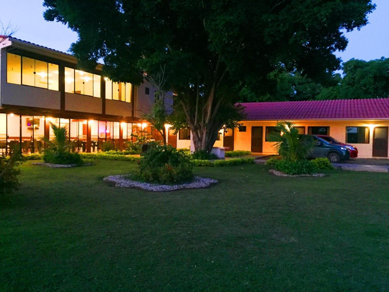 Warnes Los Jazmines Hotel Resort מראה חיצוני תמונה